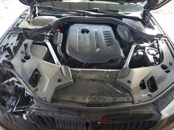 2019 BMW 540 — Engine bay