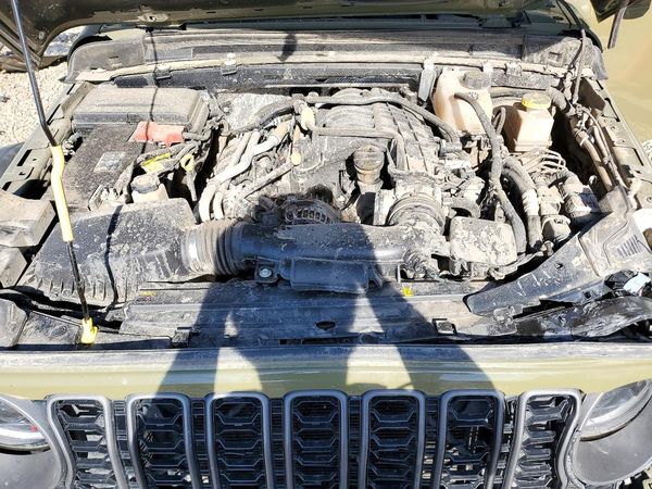 2026 JEEP GLADIATOR Rubicon — Engine bay
