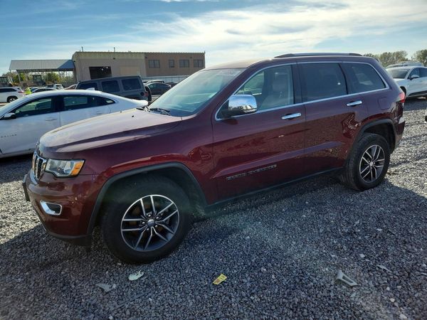 2017 JEEP GRAND CHEROKEE Limited — Front 3/4
