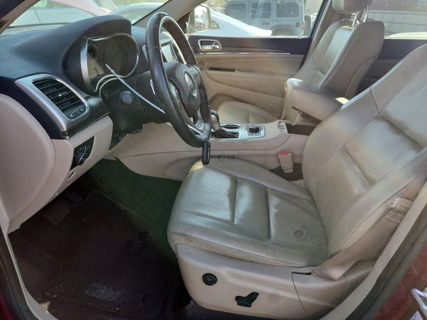 2017 JEEP GRAND CHEROKEE Limited — DENT