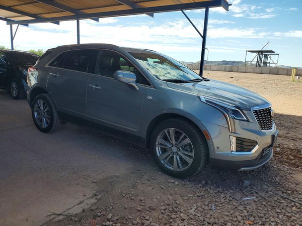 2023 CADILLAC XT5 Platinum Premium Luxury — Passenger 3/4