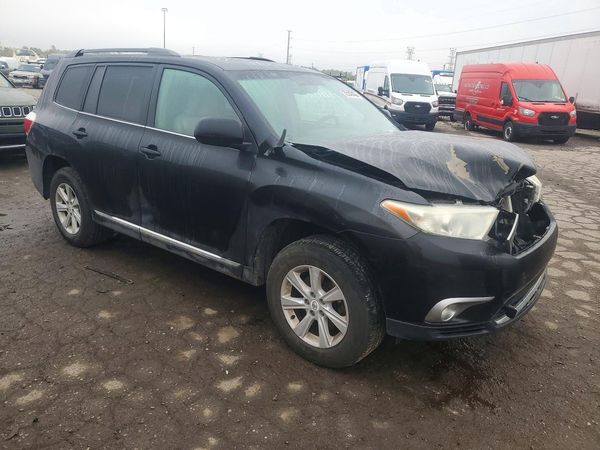 2013 TOYOTA HIGHLANDER Base/Hybrid — Passenger 3/4