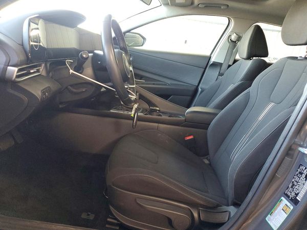 2025 HYUNDAI ELANTRA SEL Convenience — DENT