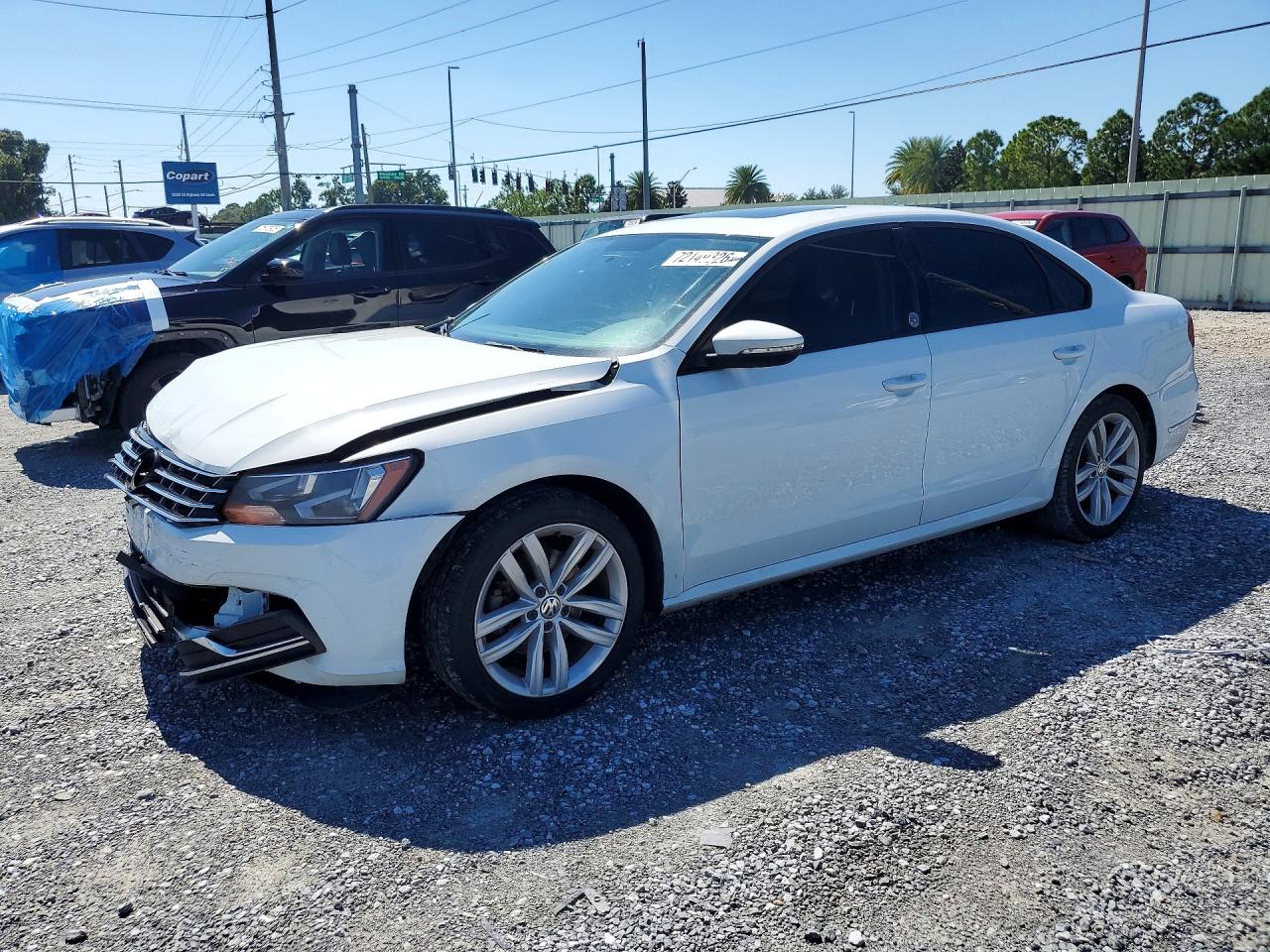 2019 VOLKSWAGEN PASSAT Wolfsburg — Front 3/4