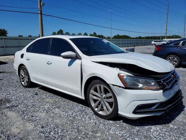 2019 VOLKSWAGEN PASSAT Wolfsburg — Passenger 3/4