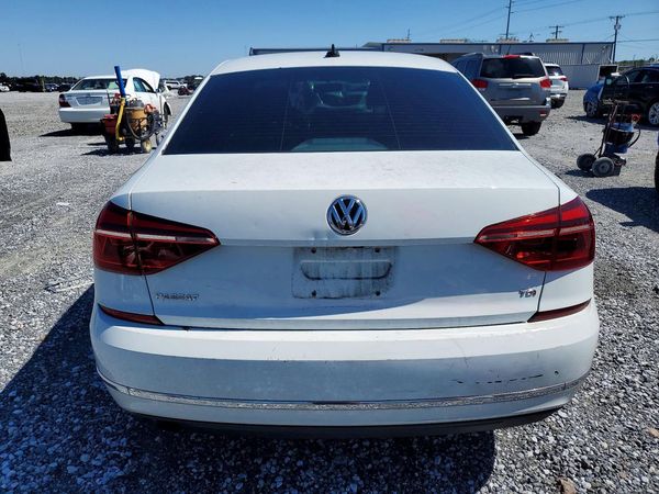 2019 VOLKSWAGEN PASSAT Wolfsburg — DIRR