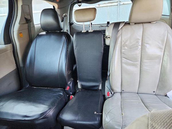 2013 TOYOTA SIENNA — SUVN
