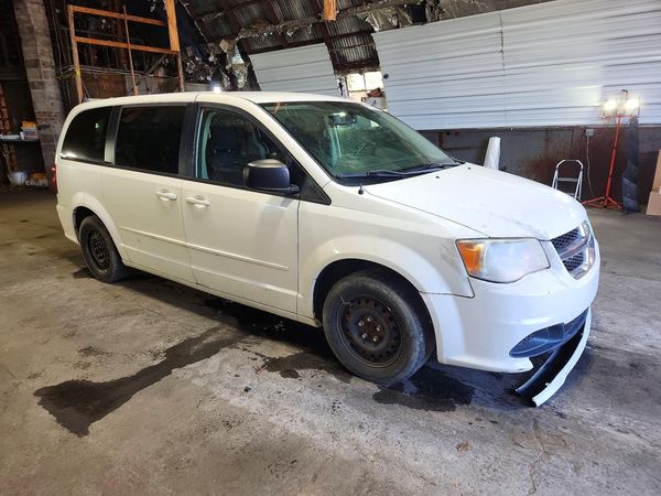 2012 DODGE GRAND CARAVAN SE — Passenger 3/4