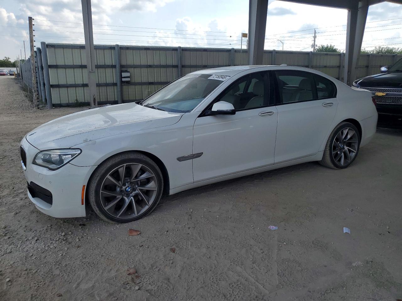 2013 BMW 750 750i/Alpina B7 — Front 3/4