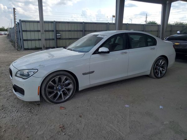 2013 BMW 750 750i/Alpina B7 — Front 3/4