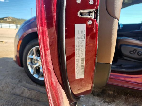 2019 CHRYSLER PACIFICA Limited — VINS