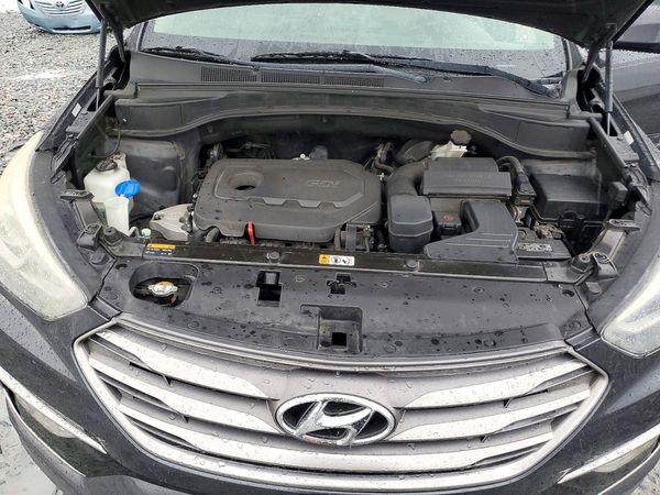 2017 HYUNDAI SANTA FE — Engine bay