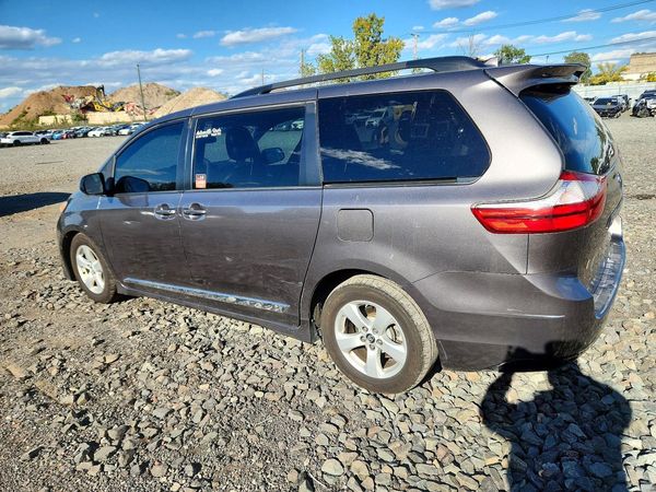 2018 TOYOTA SIENNA LE — DSRA