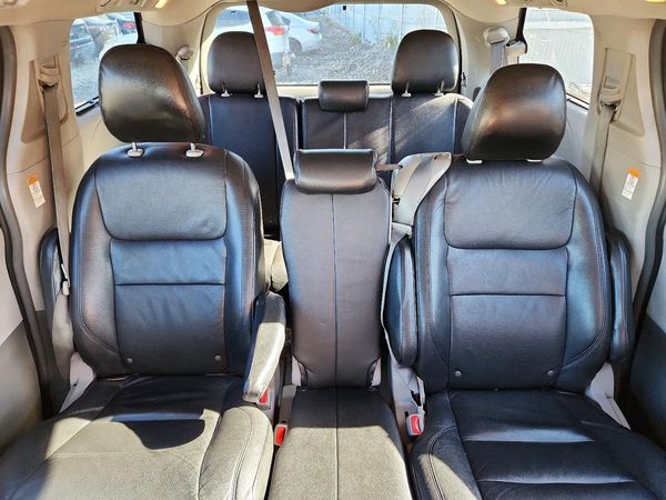 2018 TOYOTA SIENNA LE — SUVN