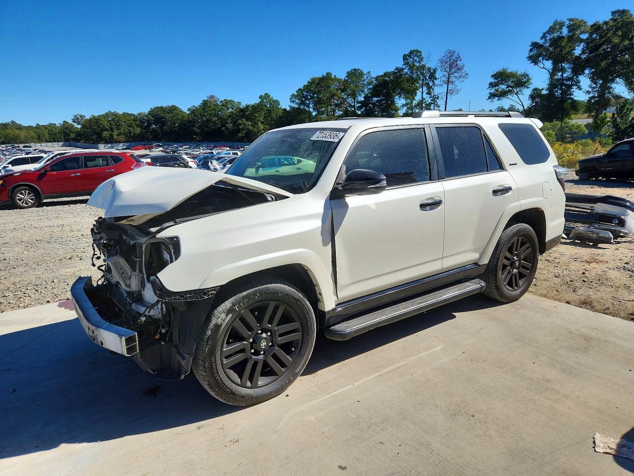 2019 TOYOTA 4RUNNER — Front 3/4