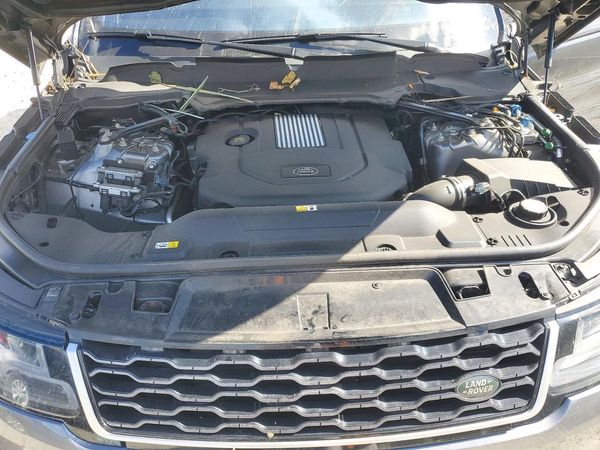 2019 LAND ROVER RANGE ROVER SPORT HSE — Engine bay