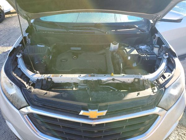2018 CHEVROLET EQUINOX LT (1LT) — Engine bay