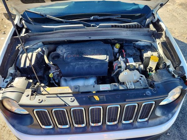 2015 JEEP RENEGADE Sport — Engine bay