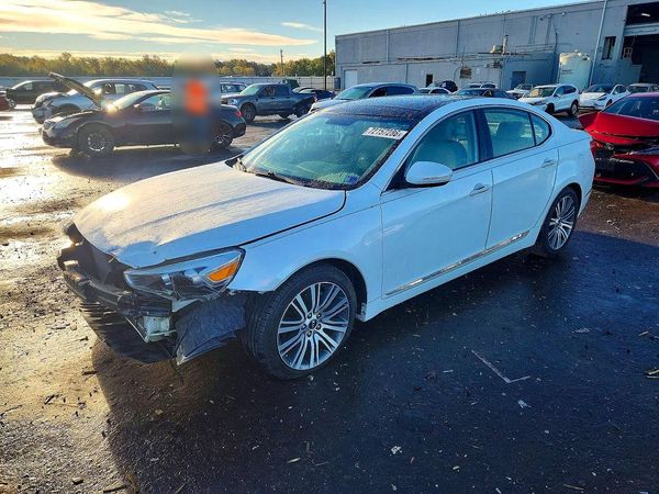 2015 KIA CADENZA — Front 3/4