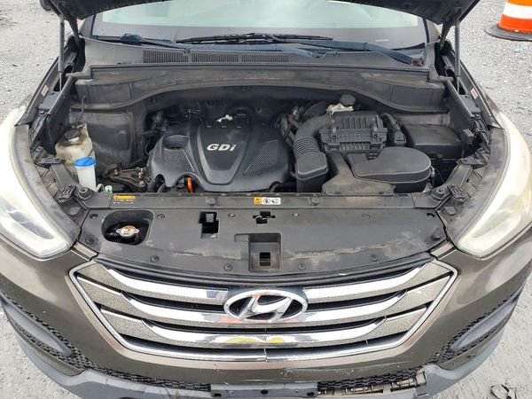 2014 HYUNDAI SANTA FE GL — Engine bay