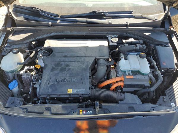 2017 HYUNDAI IONIQ HEV Blue — Engine bay