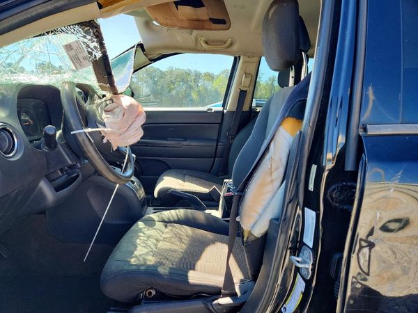 2014 JEEP COMPASS Sport — DENT