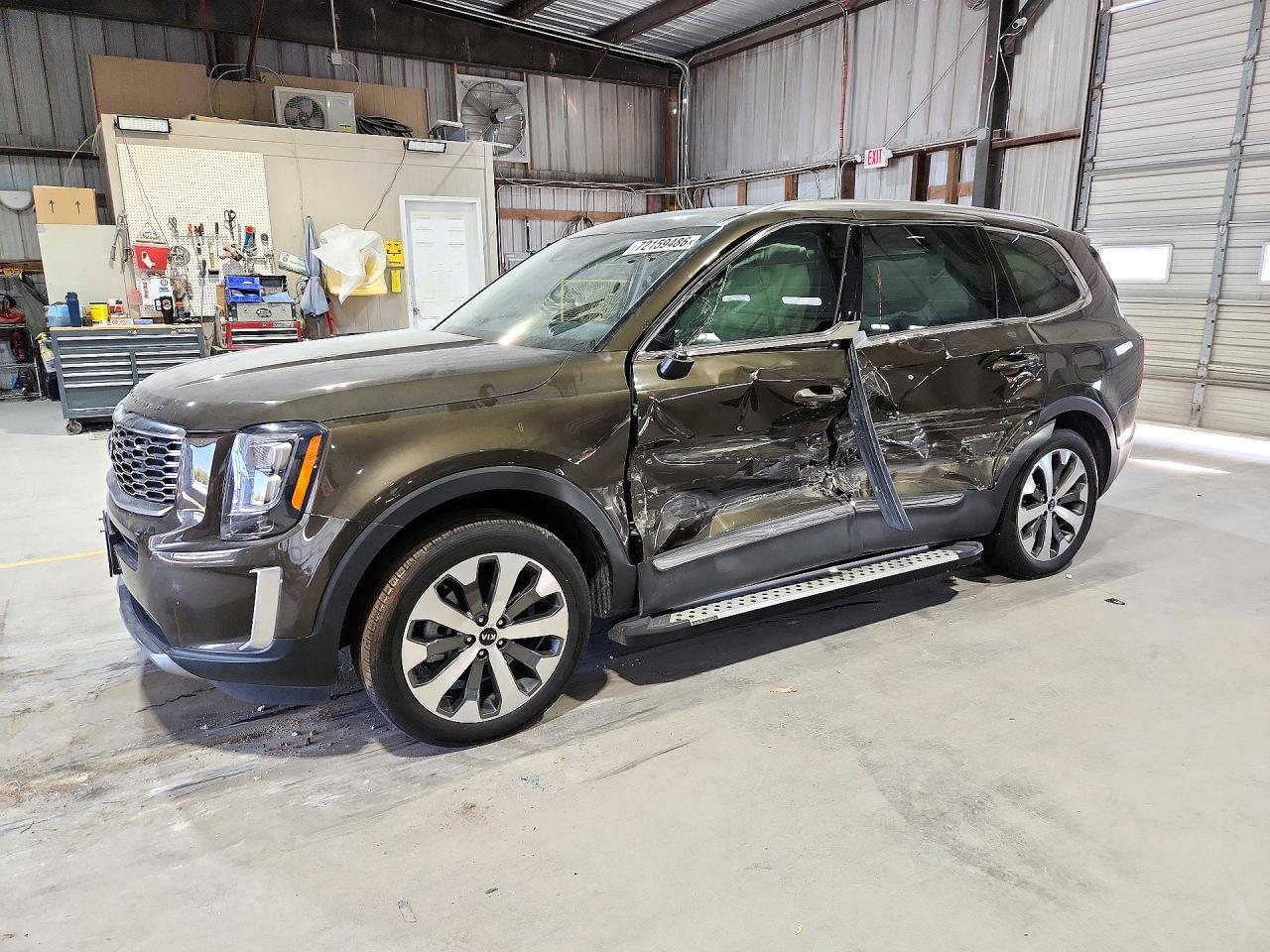 2021 KIA TELLURIDE EX — Front 3/4