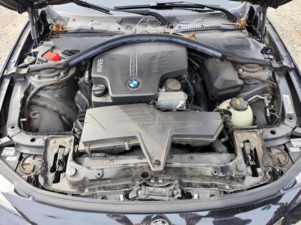 2015 BMW 428 xDrive — Engine bay