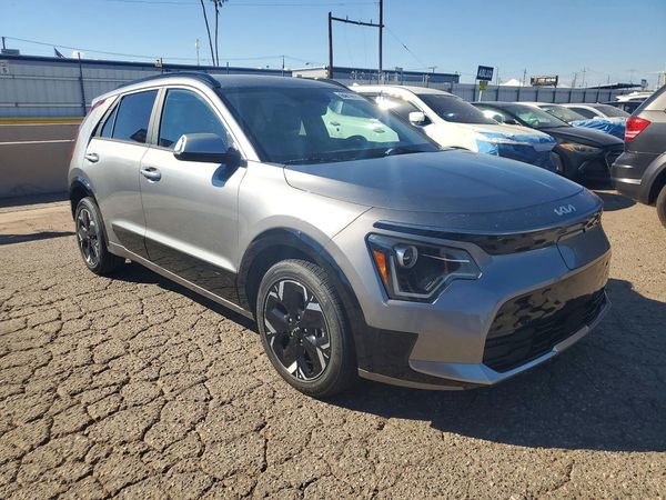 2023 KIA NIRO Wind — Passenger 3/4
