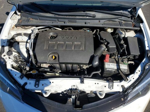 2017 TOYOTA COROLLA — Engine bay
