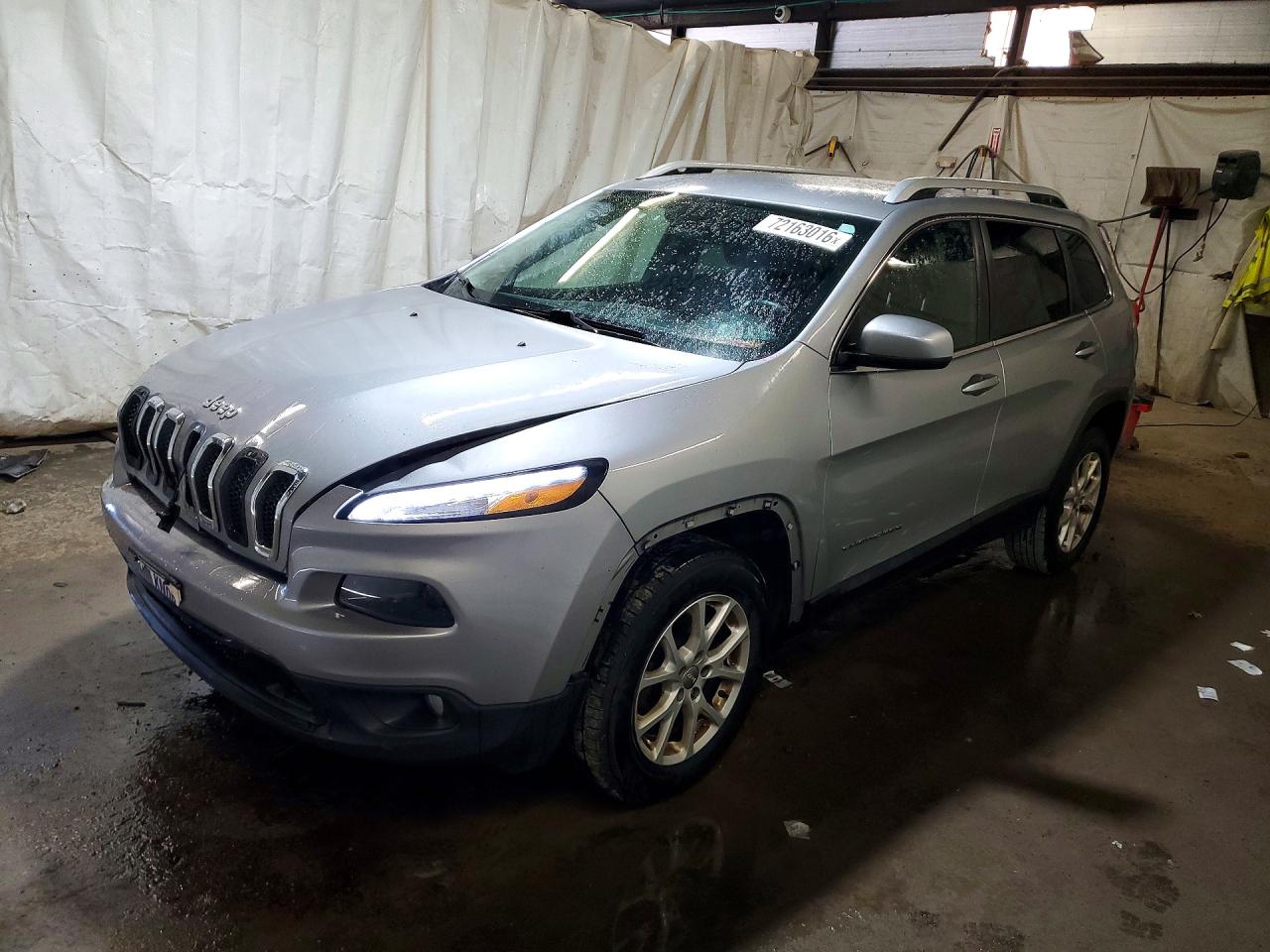 2015 JEEP CHEROKEE LATITUDE 4X4 — Front 3/4