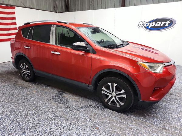 2017 TOYOTA RAV4 LE — Passenger 3/4