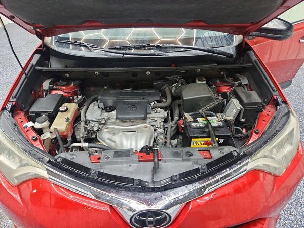 2017 TOYOTA RAV4 LE — Engine bay