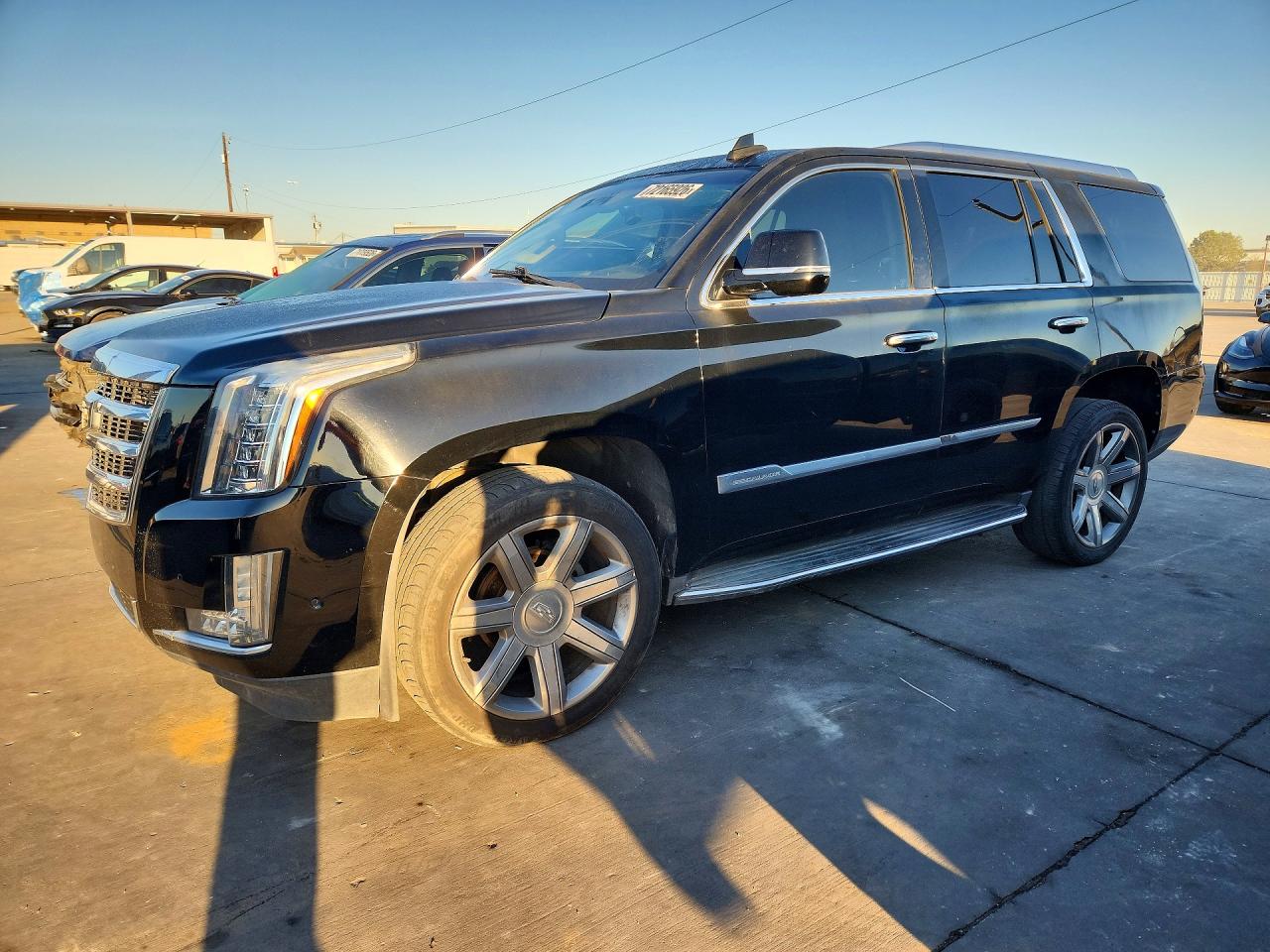2017 CADILLAC ESCALADE Premium Luxury — Front 3/4