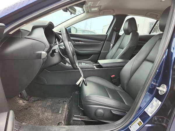2022 MAZDA 3 Select Package — DENT