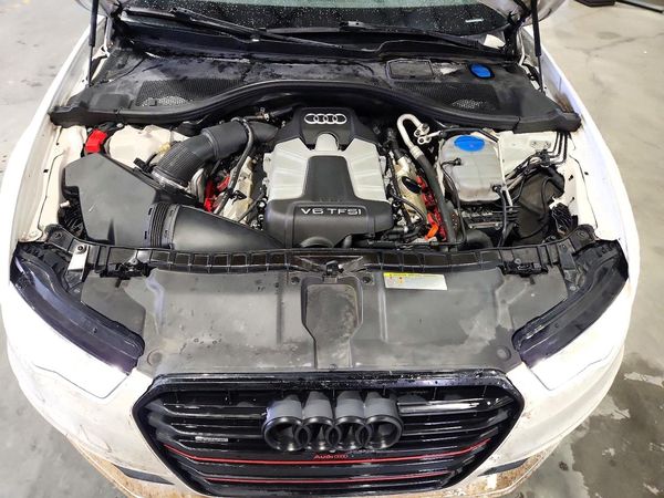 2015 AUDI A6 quattro Prestige — Engine bay