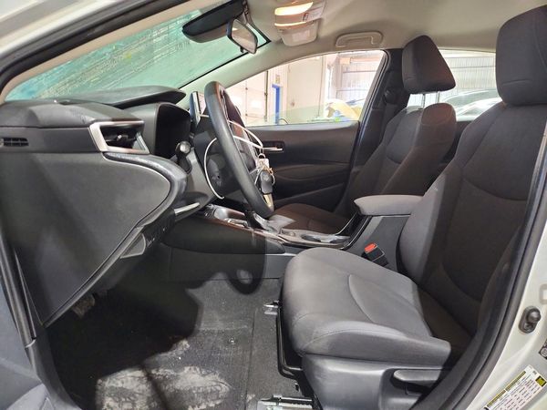2020 TOYOTA COROLLA LE — DENT