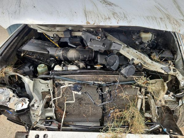 2014 TOYOTA 4RUNNER Base — Engine bay