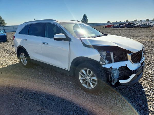 2016 KIA SORENTO L / LX — Passenger 3/4