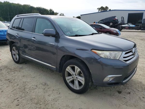 2012 TOYOTA HIGHLANDER Base/Hybrid — Passenger 3/4