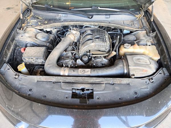 2019 DODGE CHARGER SXT — Engine bay