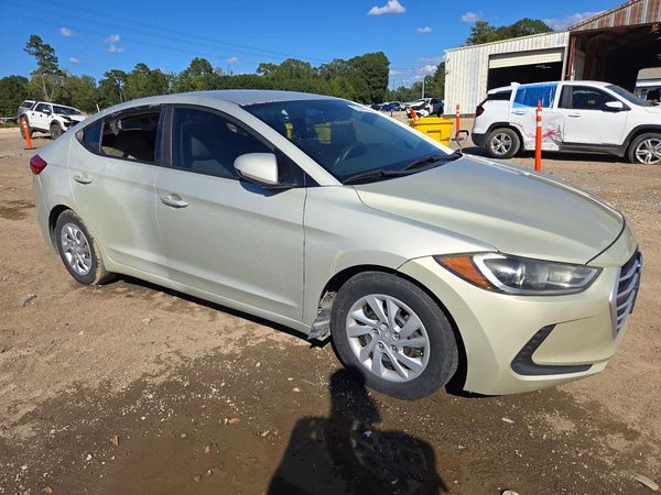 2017 HYUNDAI ELANTRA SE Base — Passenger 3/4