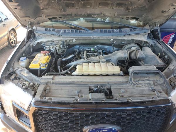 2020 FORD F150 — Engine bay