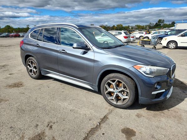2018 BMW X1 xDrive28i — Passenger 3/4