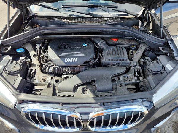2018 BMW X1 xDrive28i — Engine bay