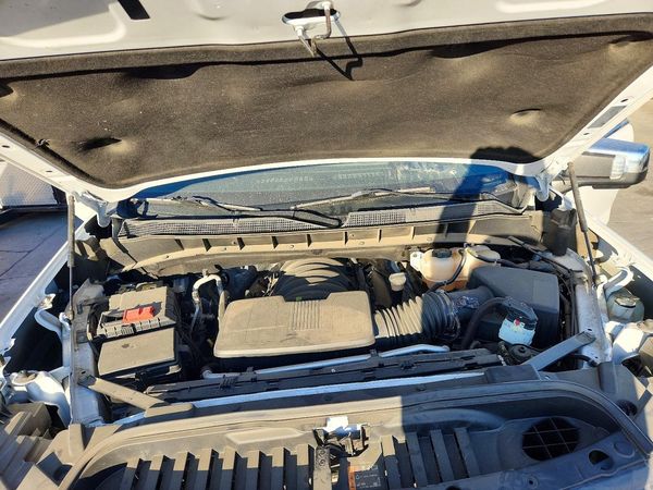 2023 CHEVROLET SILVERADO LTZ — Engine bay