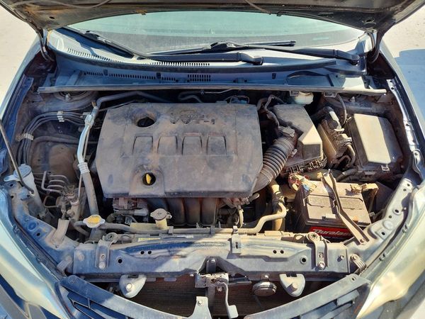 2015 TOYOTA COROLLA L/LE — Engine bay