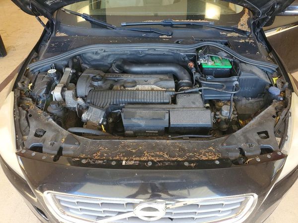 2012 VOLVO S60 — Engine bay