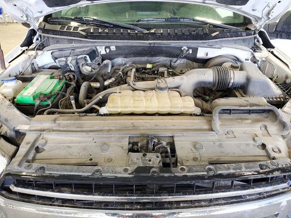 2019 FORD F150 — Engine bay