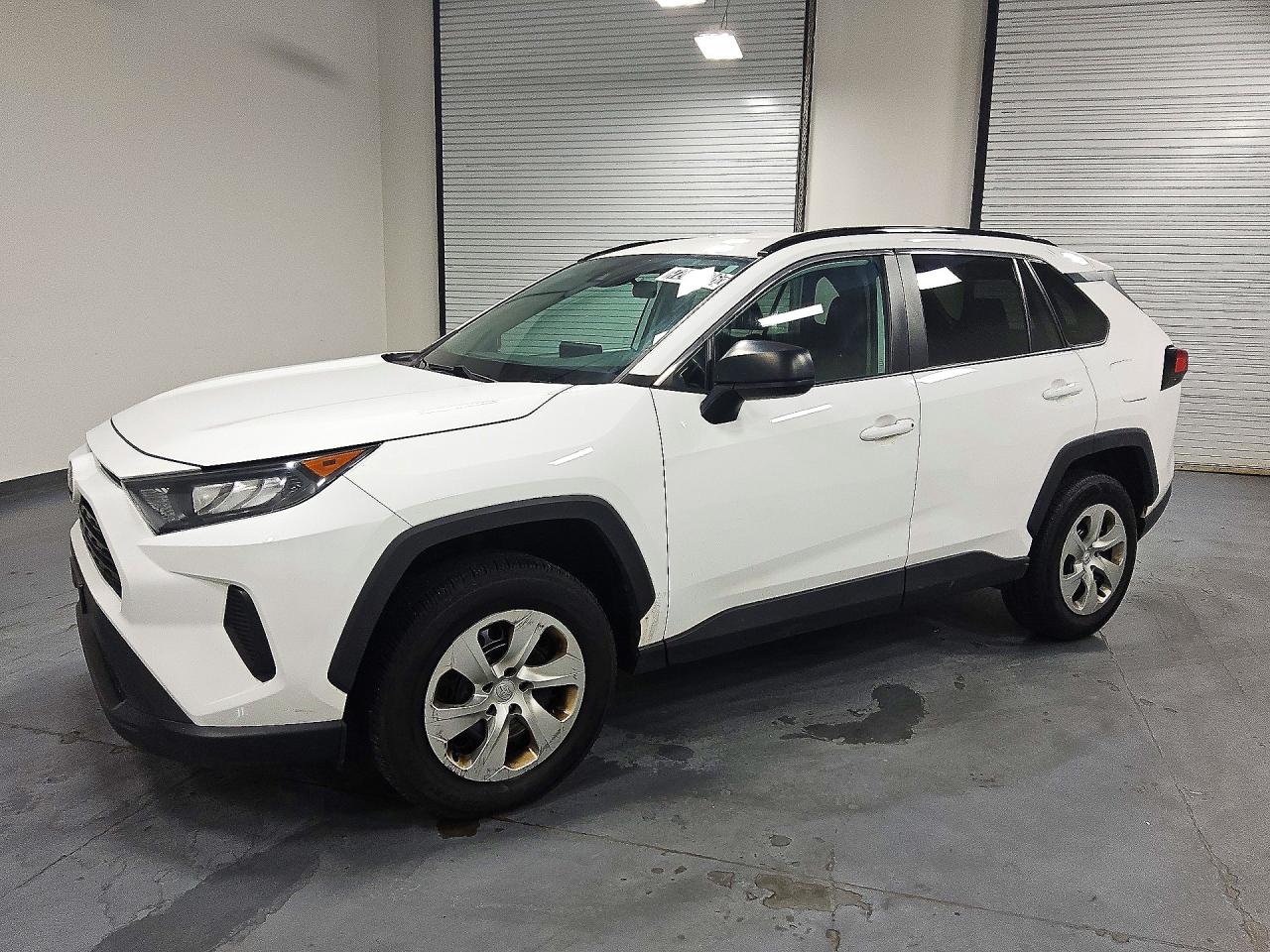 2020 TOYOTA RAV4 LE — Front 3/4
